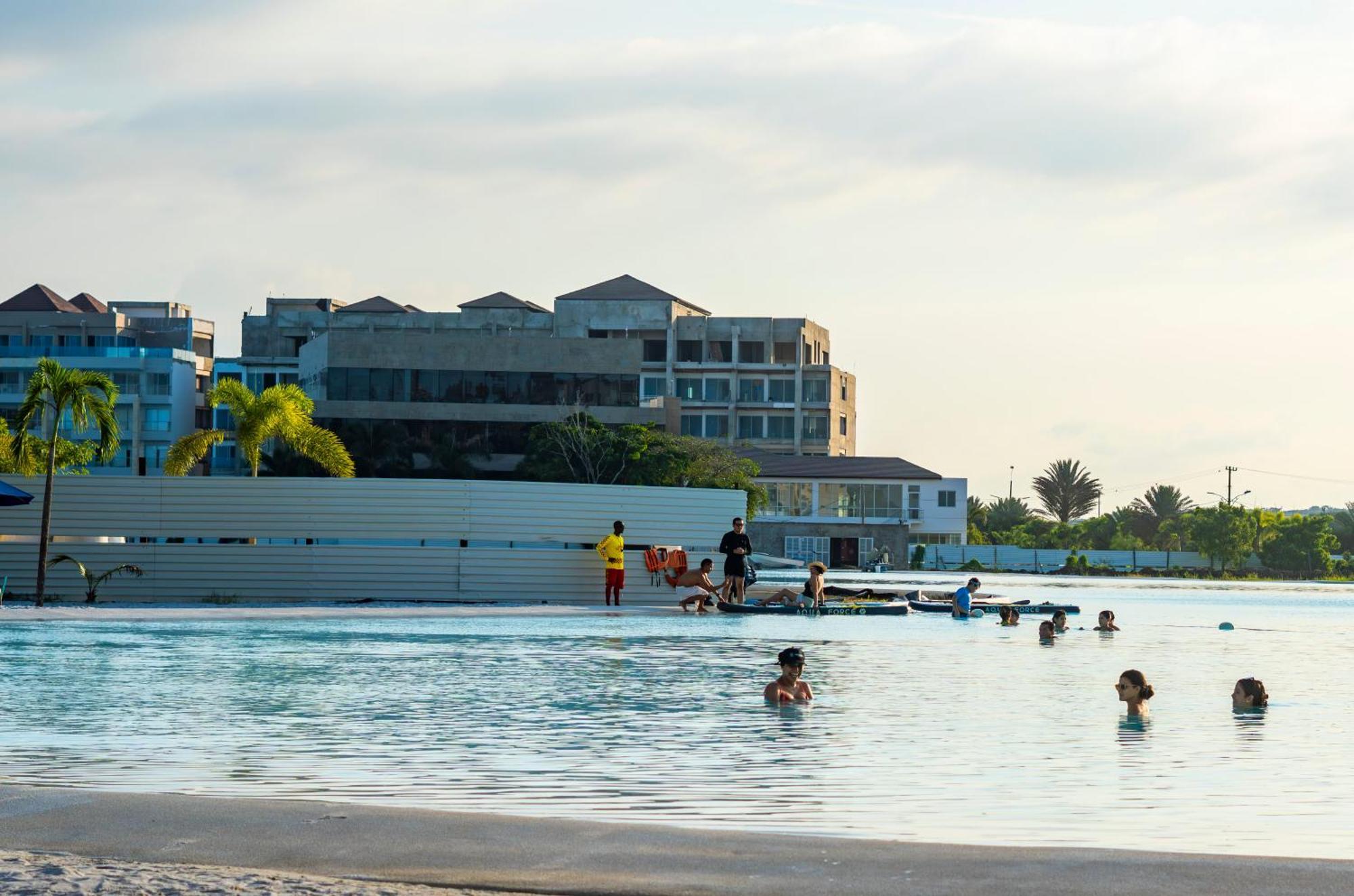 Apartamento Con Laguna De Aguas Cristalinas